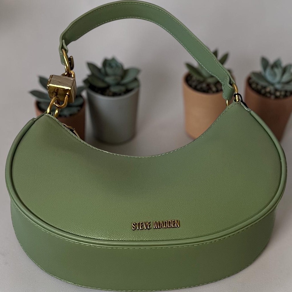 Steve Madden Bsammie Women's Olive Green Shoulder Bag Crescent Lock NWT - Picture 3 of 10